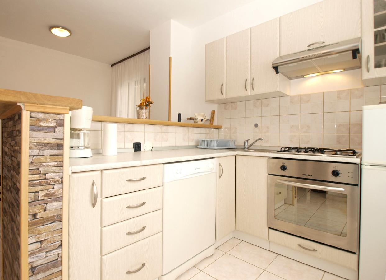 Apartment Dean 1595 Fazana Bagian luar foto