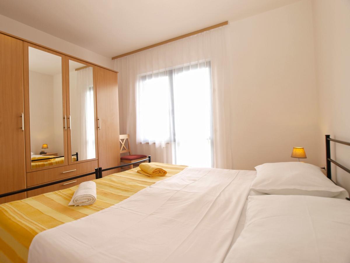 Apartment Dean 1595 Fazana Bagian luar foto