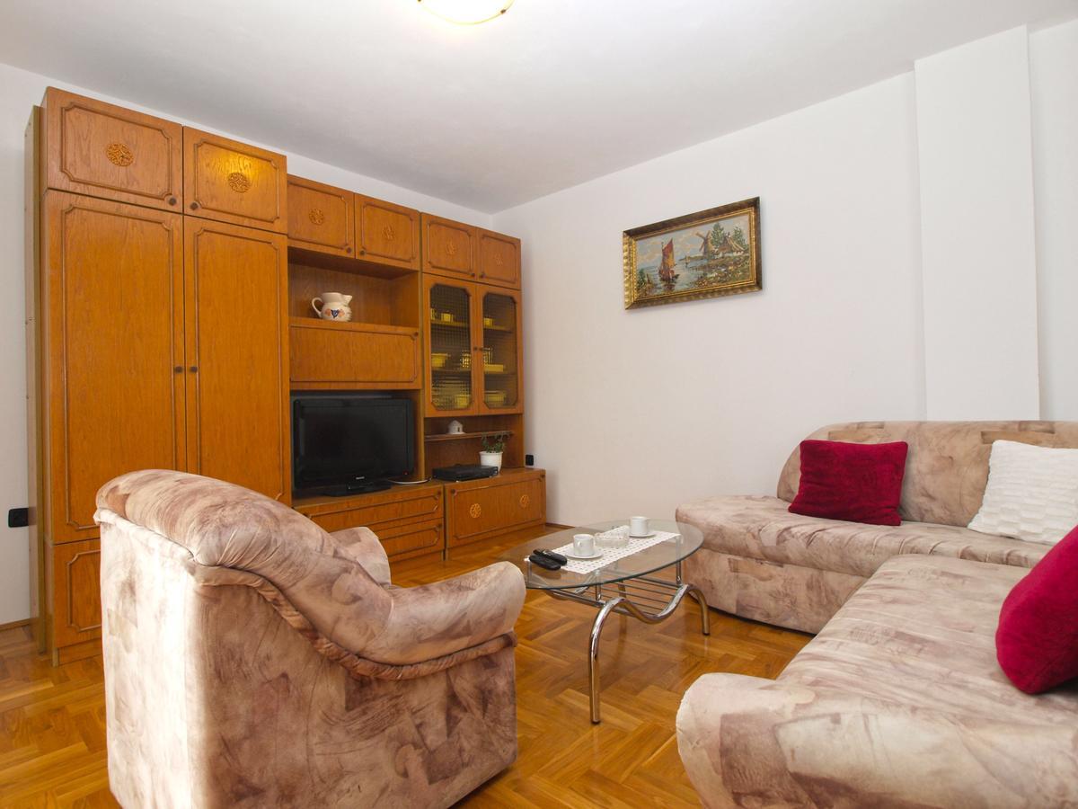 Apartment Dean 1595 Fazana Bagian luar foto