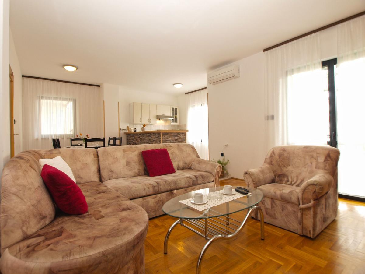 Apartment Dean 1595 Fazana Bagian luar foto
