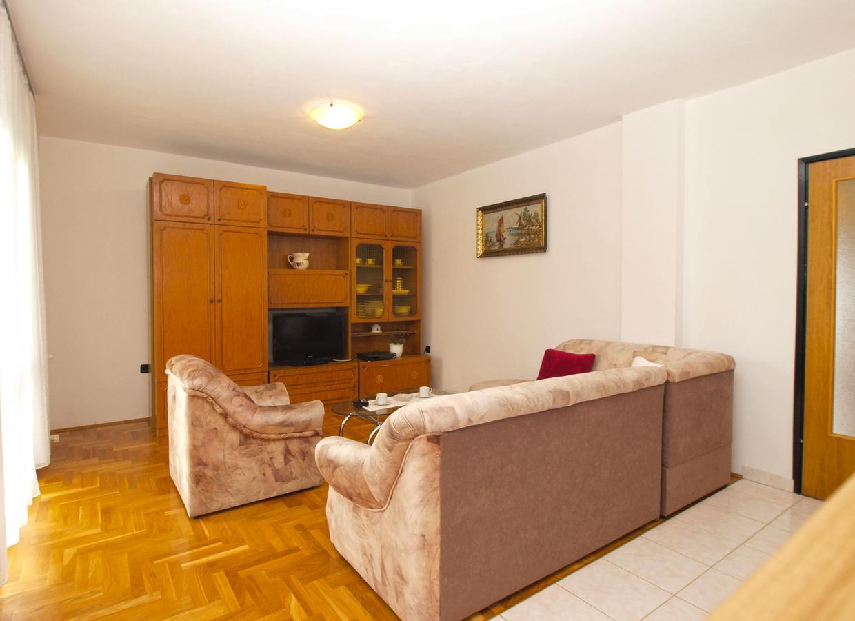 Apartment Dean 1595 Fazana Bagian luar foto
