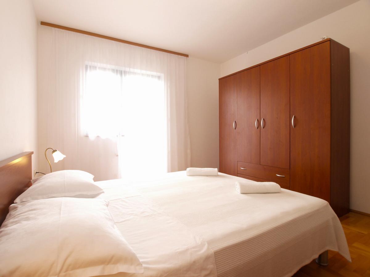 Apartment Dean 1595 Fazana Bagian luar foto